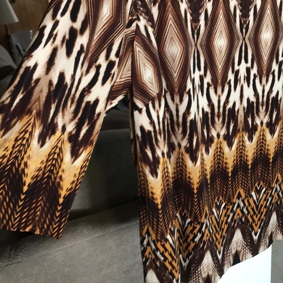 Brown Patterned Quarter Length Blouse - Picture 5 of 7